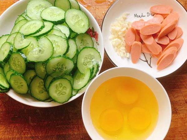 黄瓜火腿炒鸡蛋