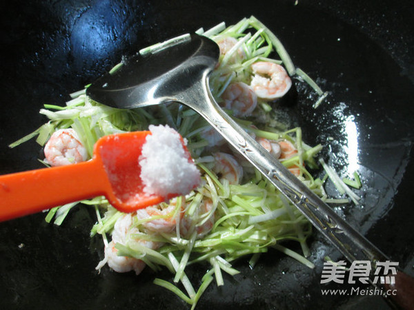 韭菜芽炒虾仁