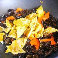 素菜拼炒木耳黄瓜炒鸡蛋