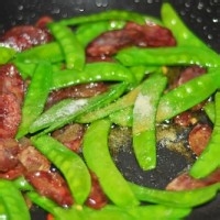家庭小炒——荷兰豆炒腊肠