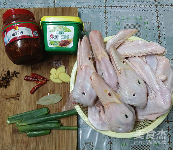 酱香鸭头与鸭翅