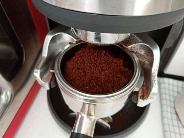 椰香芒果冰咖啡