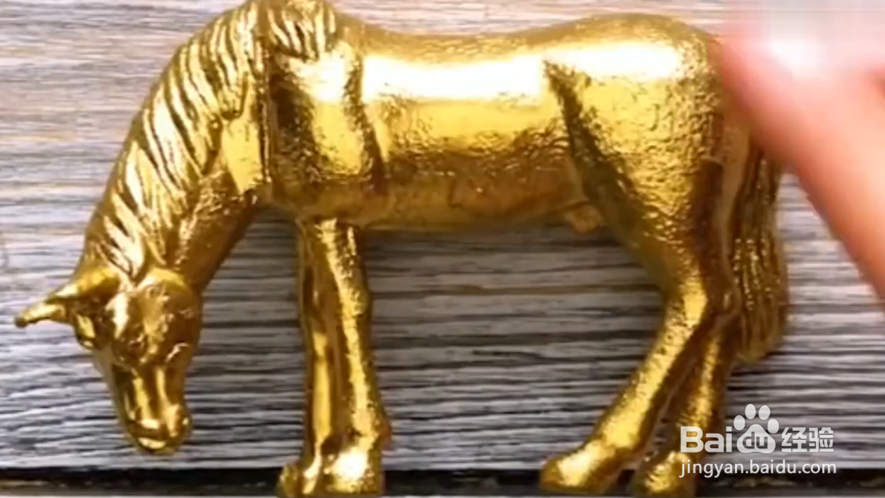 如何学会将废旧玩具变成精致装饰的小技巧