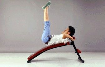 运用仰卧起坐器材强效收腹