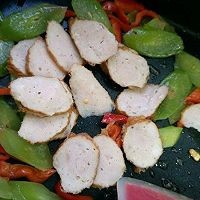 如何制作美味的莴笋炒肉饼