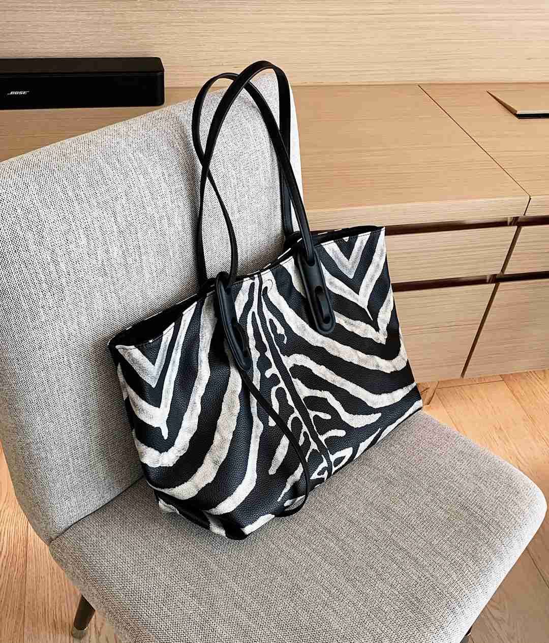 大容量通勤托特包，豹纹外表