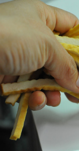 蒜薹炒豆干制作方法