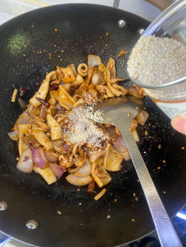 爆炒香辣鱿鱼锅巴