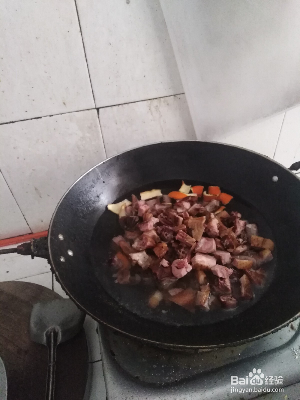 如何炒做酱板鸭？