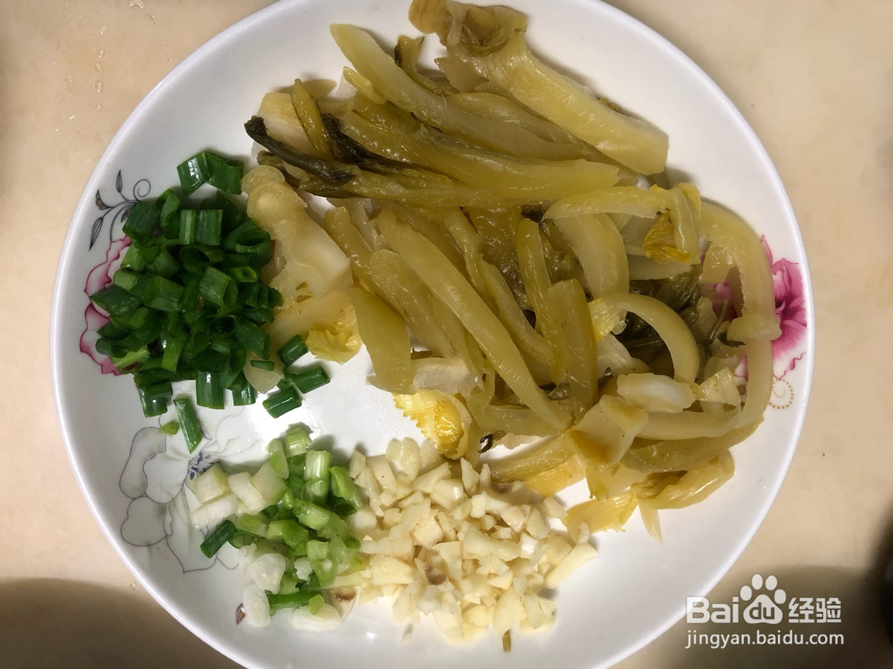 酸菜炒老豆腐的做法