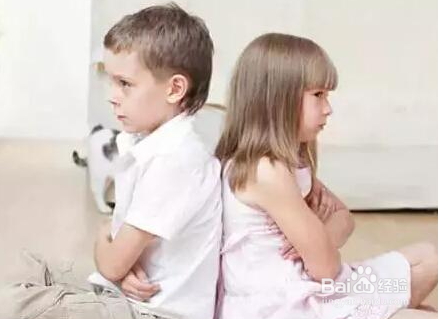 宝宝学会打人了,父母要如何引导孩子?