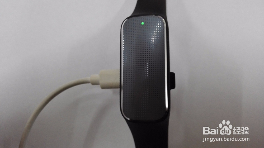 智能运动手环充不进去电了怎么办？