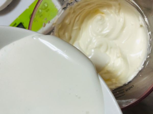 椰浆芒果慕斯蛋糕