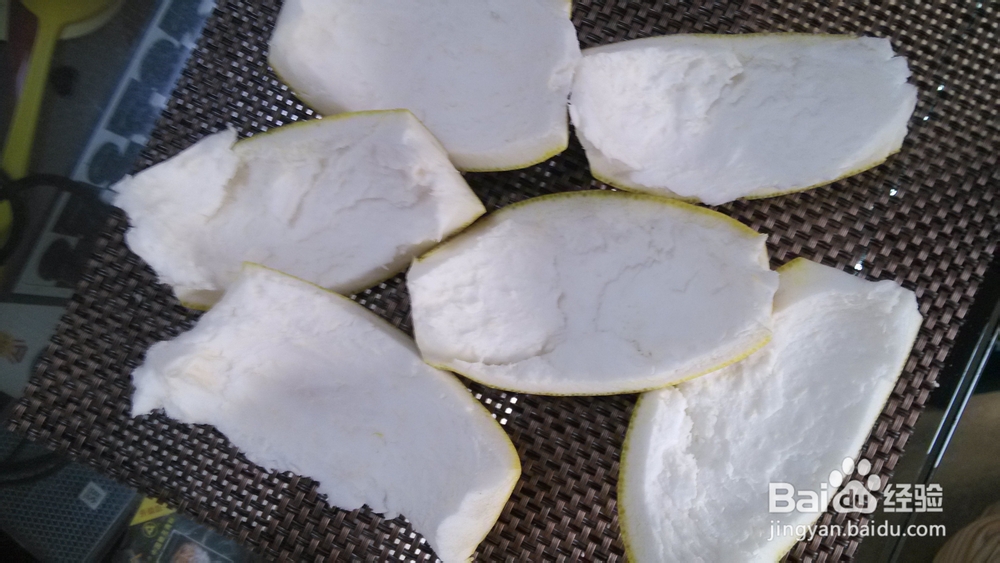 巧剥柚子皮--沙田柚一柚两吃，详细步骤。