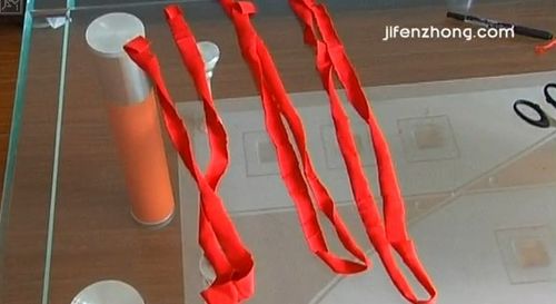 旧物利用系列怎样用废旧T恤做杯垫