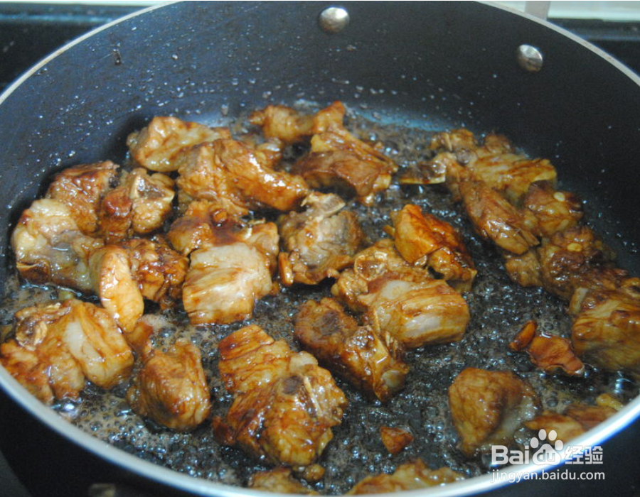 土豆烧排骨怎么做