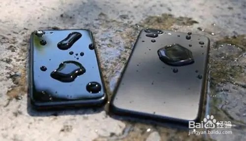 苹果手机掉水里马上捞起来会进水吗