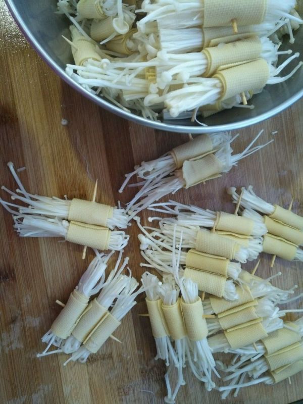 豆腐皮卷金针菇