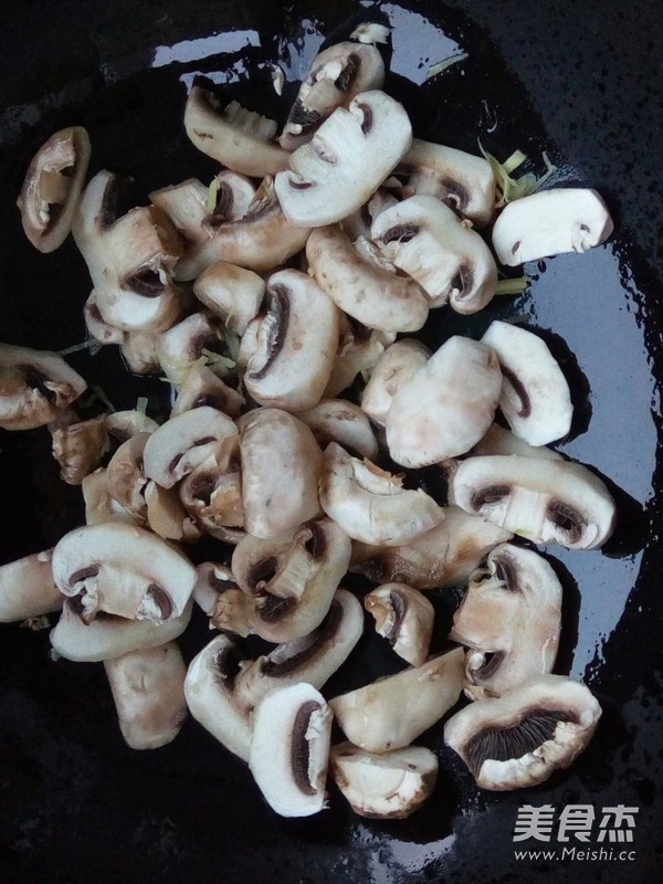 口蘑木耳炒油菜