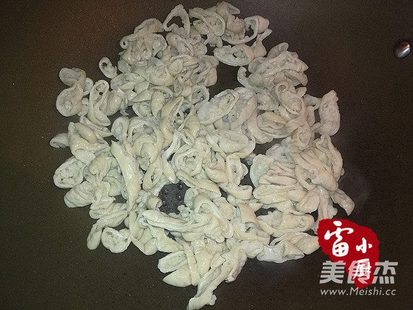 青椒芹菜爆大肠