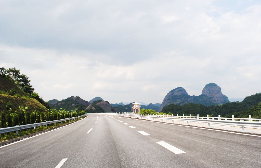 晚上高速公路行车时间是怎么限制