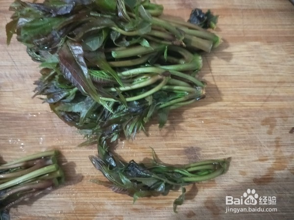 香椿炒鸡蛋的做法