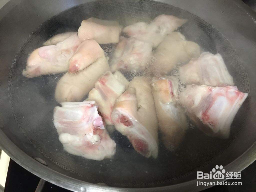 冬瓜猪蹄汤的做法