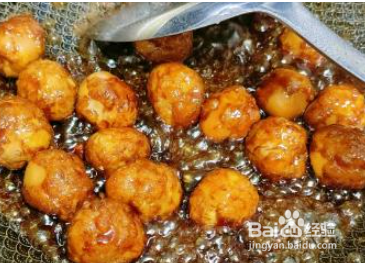 如何做虎皮蛋肉片炒花菜