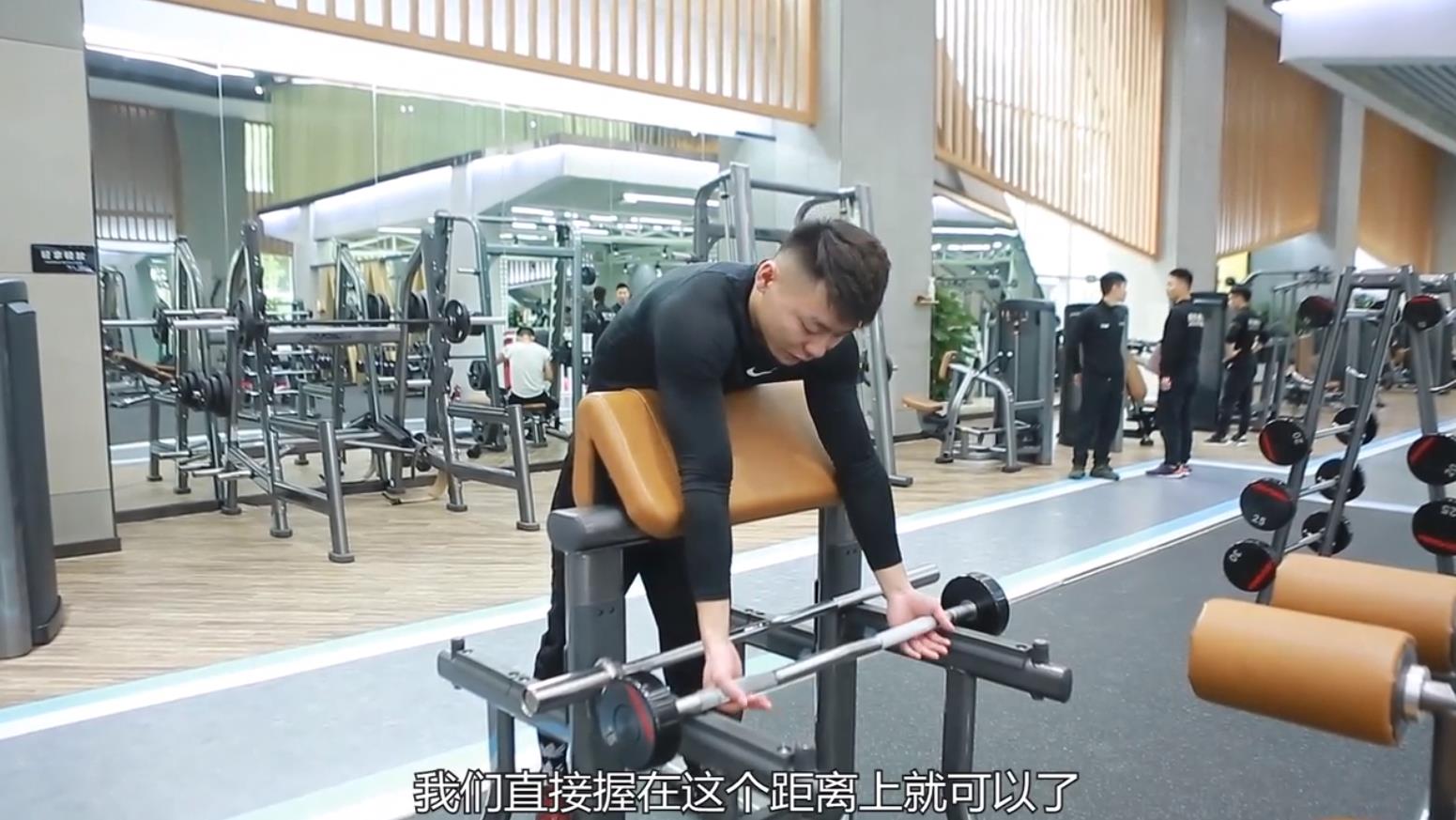 如何强化二头外侧