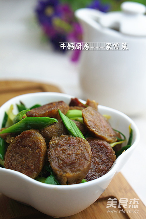 青蒜炒腊肠的做法