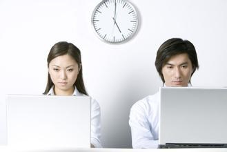 情侣之间应如何相处？