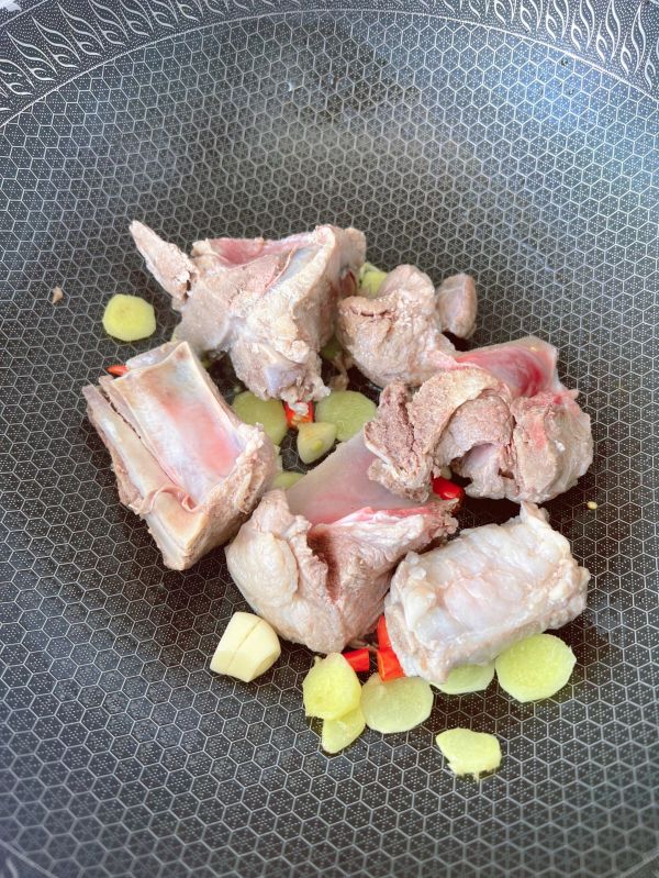 鲍鱼土豆炖排骨