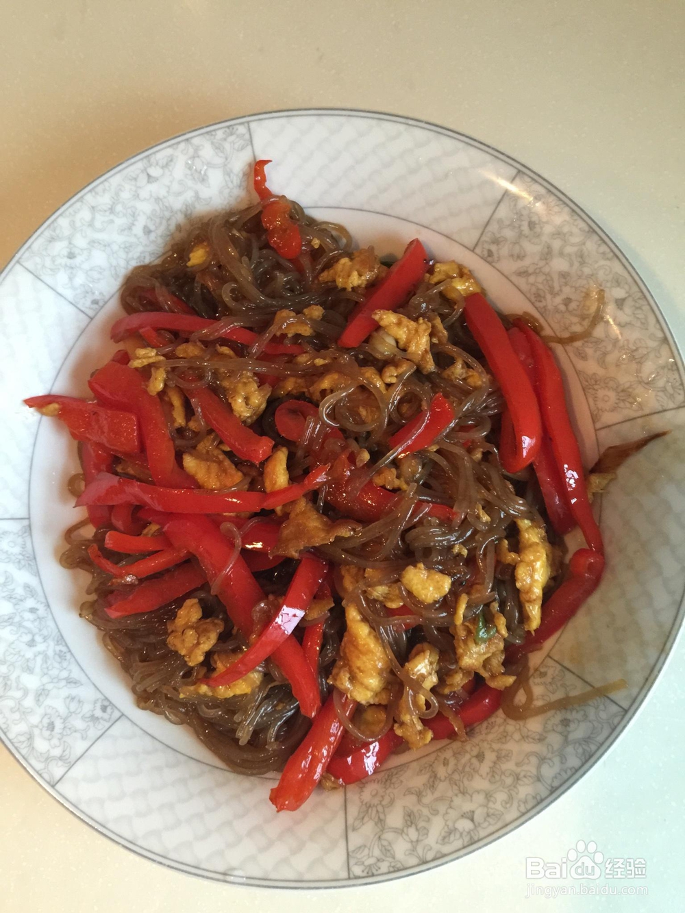 蔬菜水果之红椒粉丝炒鸡蛋的做法