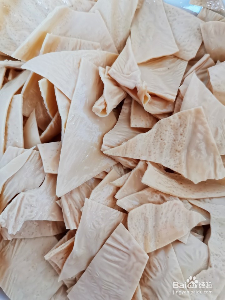 西红柿金针菇豆皮汤的做法