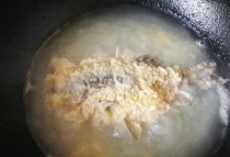 蕃茄白菜鲫鱼汤