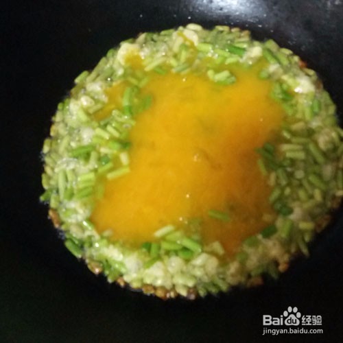如何在家做蒜苔炒鸡蛋