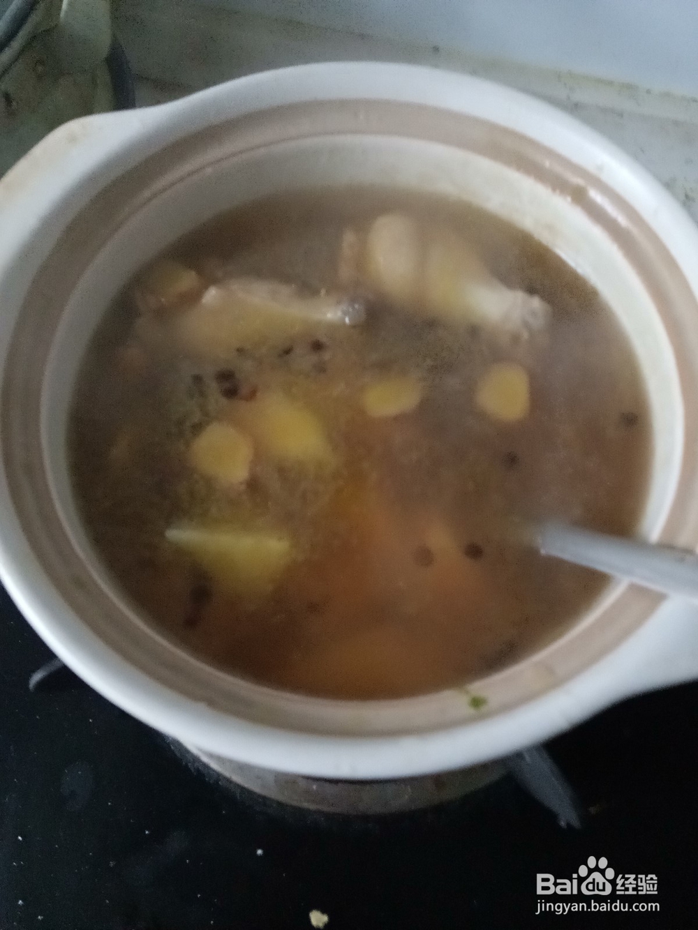 砂锅土豆鸡腿汤