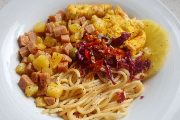 菠萝午餐肉意粉