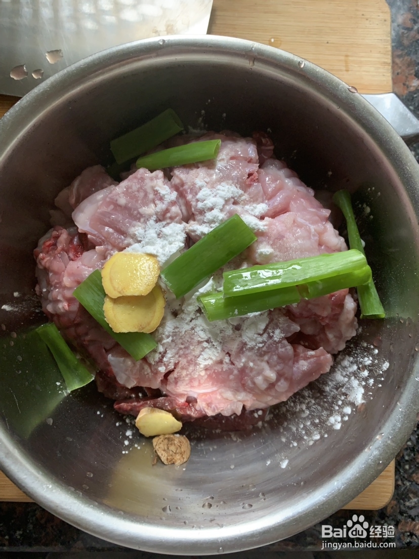 谁都能做好的青笋香菇烧兔肉