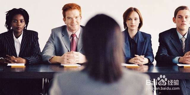 第一次就业面试准备什么面对考官？