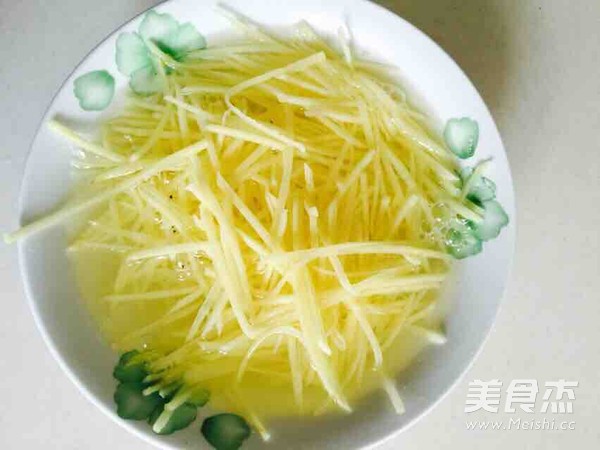 醋溜土豆丝的做法
