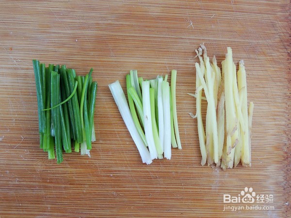 梭子蟹炒年糕的做法