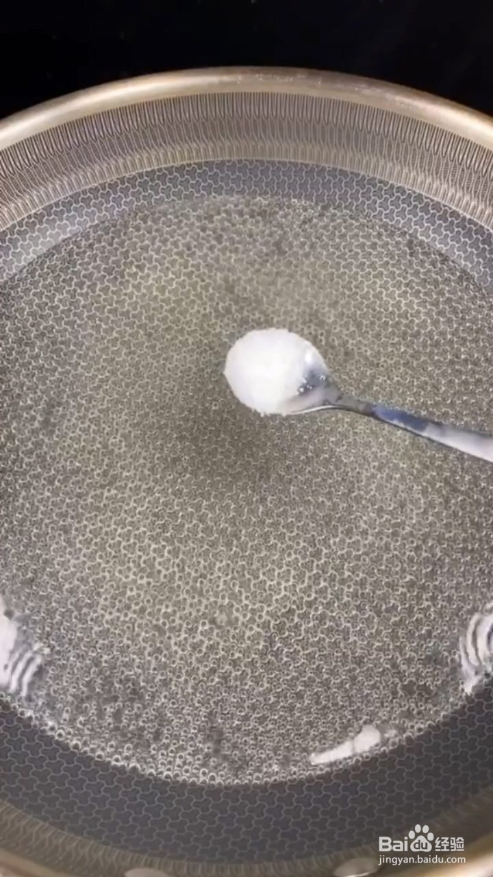 如何制作东北土豆酱汁条？