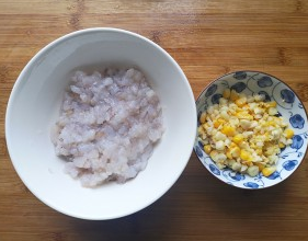 玉米虾饼的做法