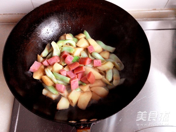 双豆火腿丁的做法