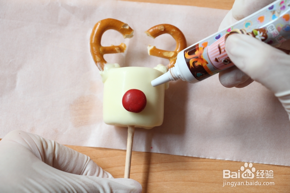 浓郁的驯鹿巧克力棉花棒棒糖