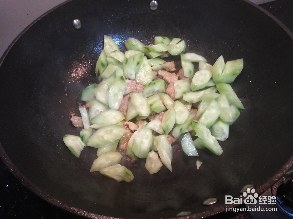 黄瓜炒肉片在家可以这么做!
