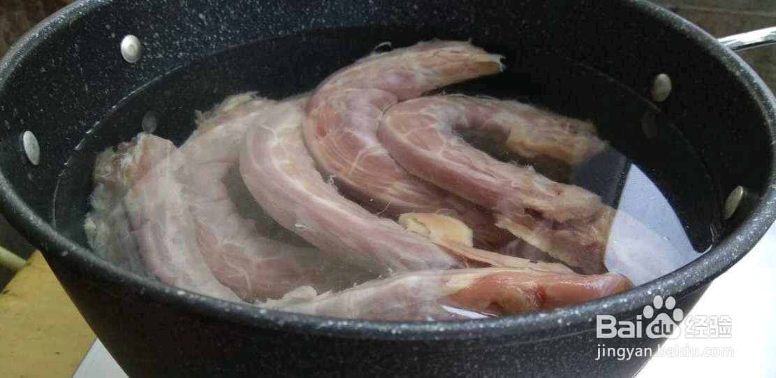 麻辣鸭脖的做法