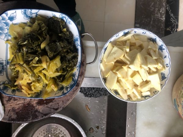 春笋酸菜炖猪脚