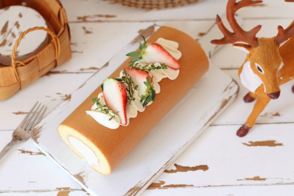 榴莲奶油O型蛋糕卷：